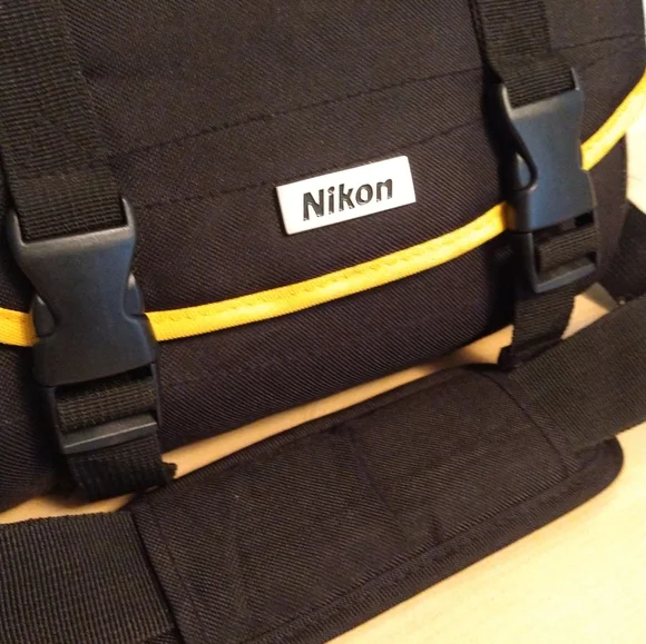 SOLD Nikon Camera Bag Padded Black - Picture 2 of 10
